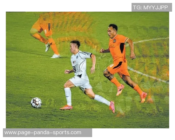 足球瞬间定格在镜头中展现激情与梦想的美丽照片