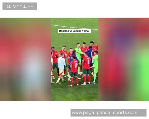 C罗带领里斯本挑战曼联的精彩对决引发球迷热议 C罗带领里斯本挑战曼联的精彩对决引发球迷热议